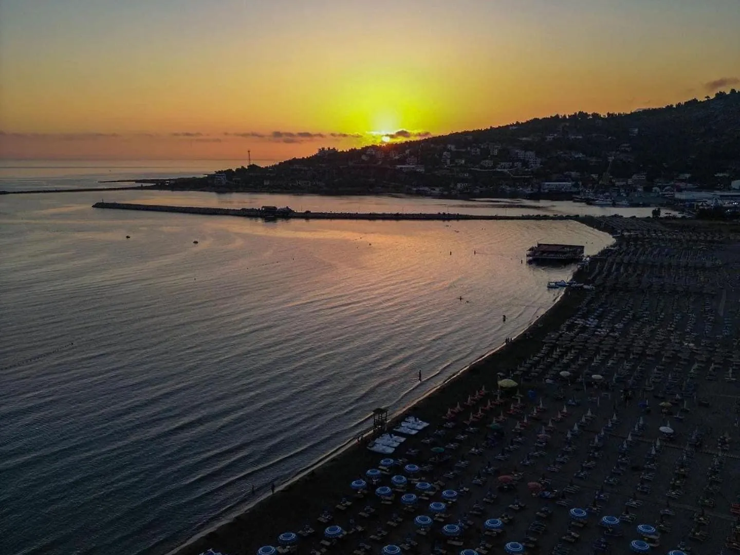 Albi Apartmet Beachfront In Shëngjin